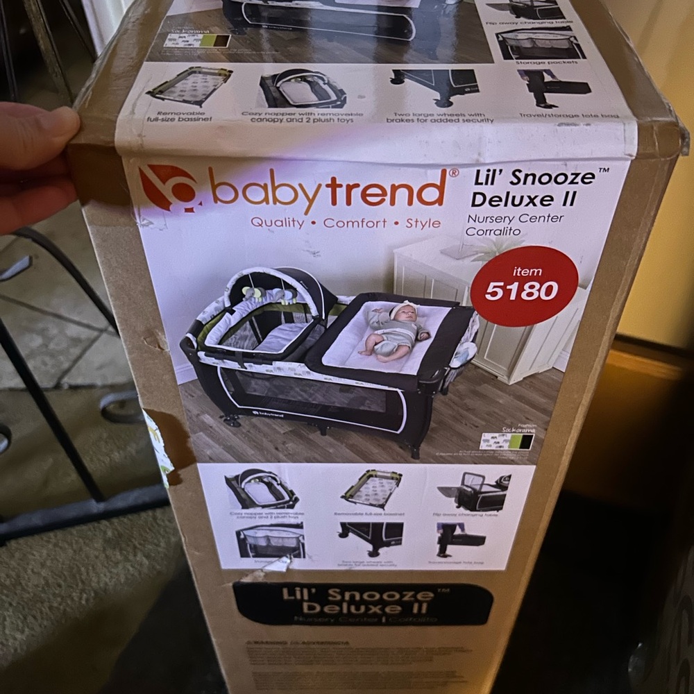 Baby Trend Lil' Snooze Deluxe II Nursery Center - Black and Gray